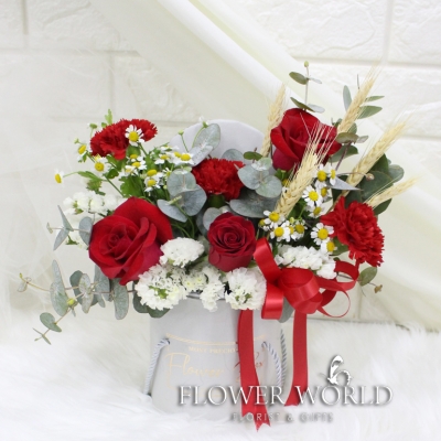 Petit Roses and Carnations in Box