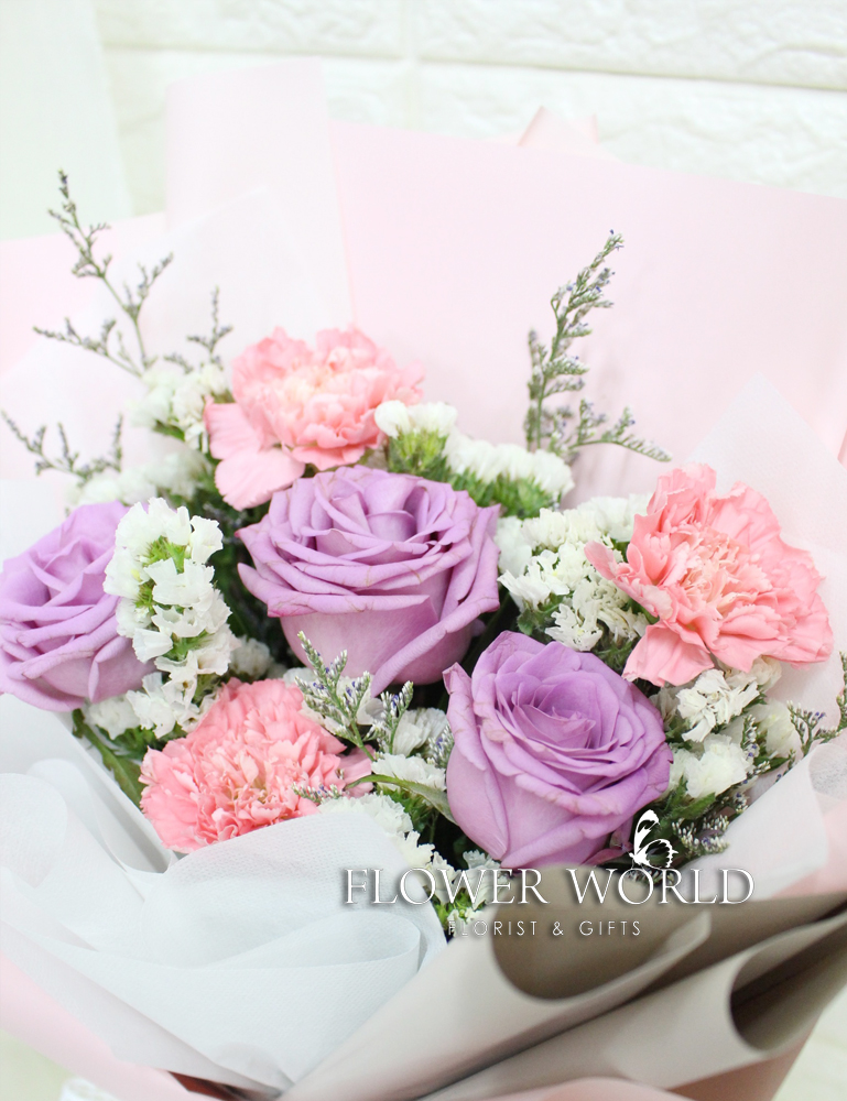 Carnations Roses Flowers with Delivery Online Florist USJ
